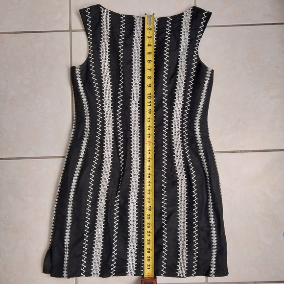 Nanette Lepore Up All Night dress black linen sleeveless sheath embroided Sz 8 - Picture 7 of 11